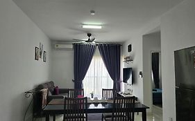 Alanis Suite Klia 2Bedroom With Neflix